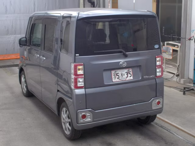 DAIHATSU WAKE