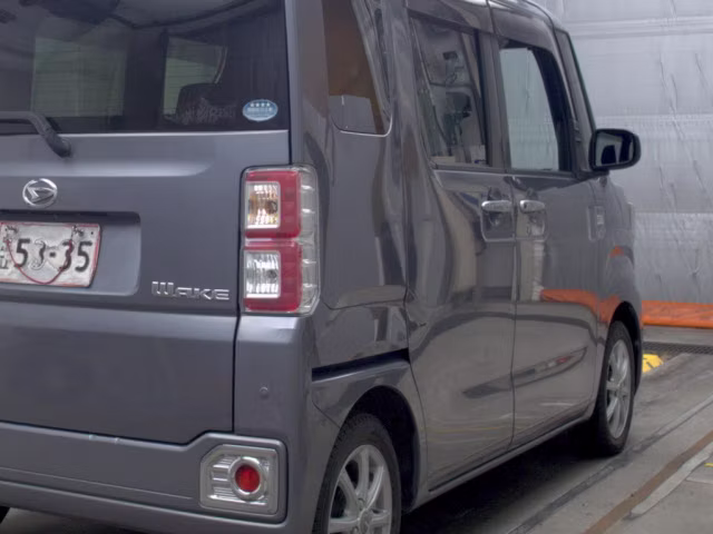 DAIHATSU WAKE