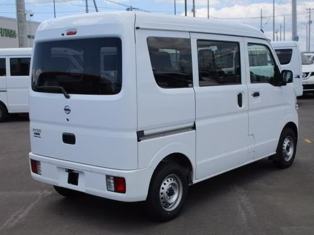 NISSAN NV100 CLIPPER