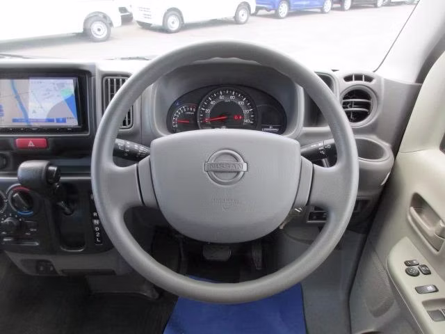 NISSAN NV100 CLIPPER
