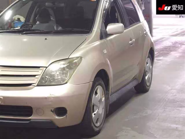 TOYOTA IST