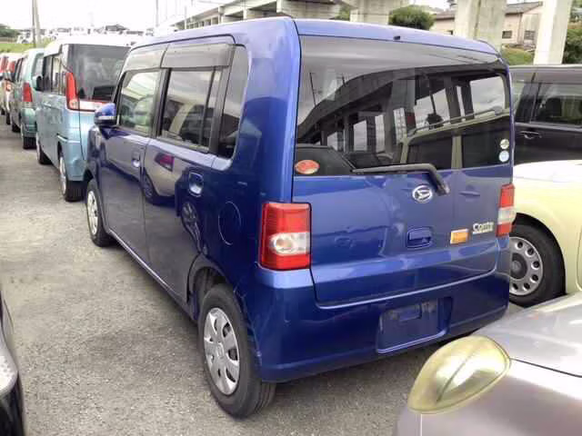 DAIHATSU MOVE CONTE