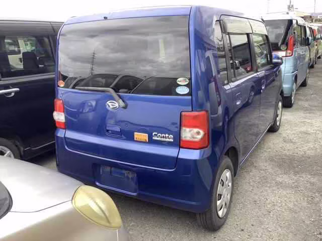 DAIHATSU MOVE CONTE