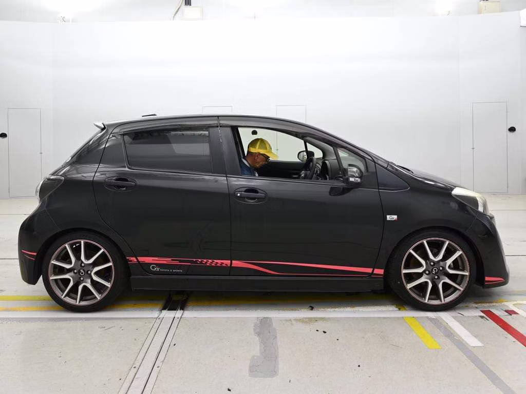 TOYOTA VITZ