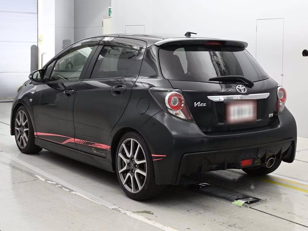 TOYOTA VITZ