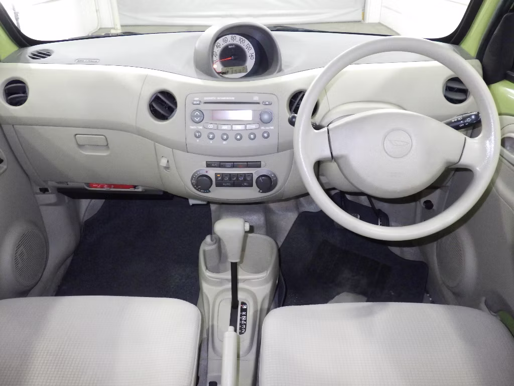 DAIHATSU ESSE