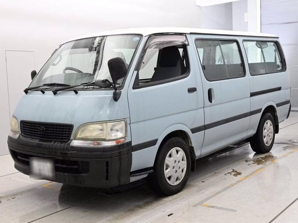 TOYOTA HIACE