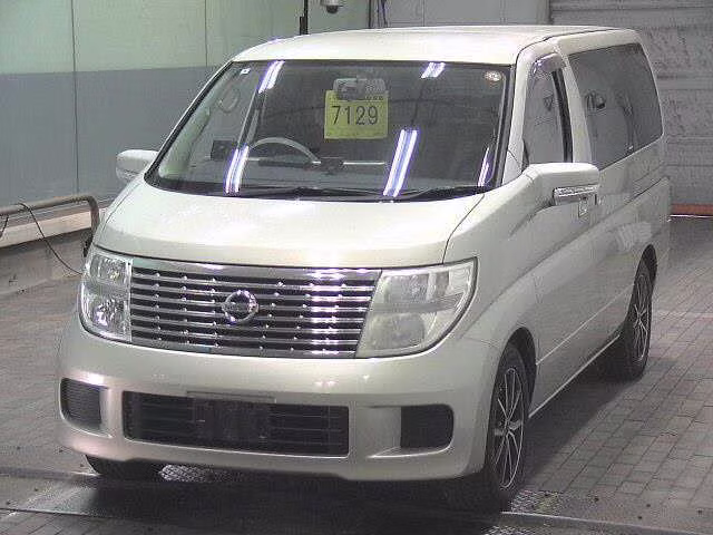 NISSAN ELGRAND