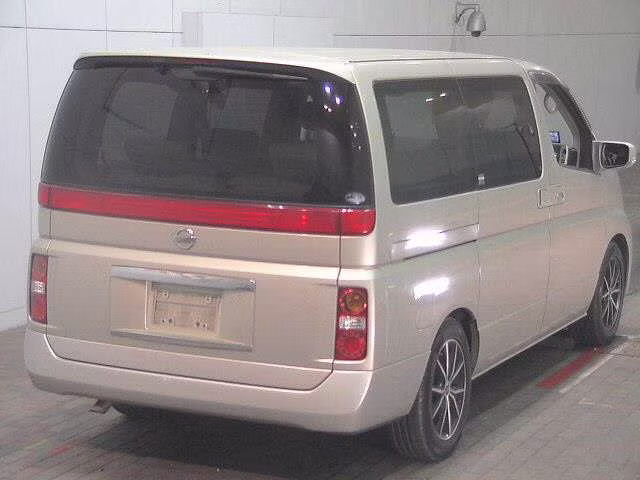 NISSAN ELGRAND