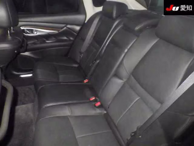 NISSAN FUGA