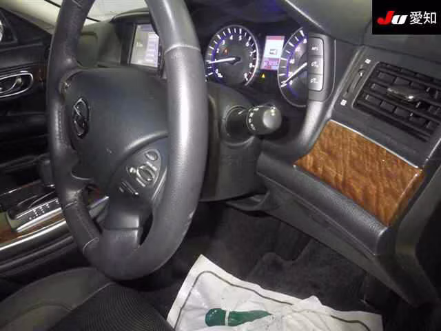 NISSAN FUGA