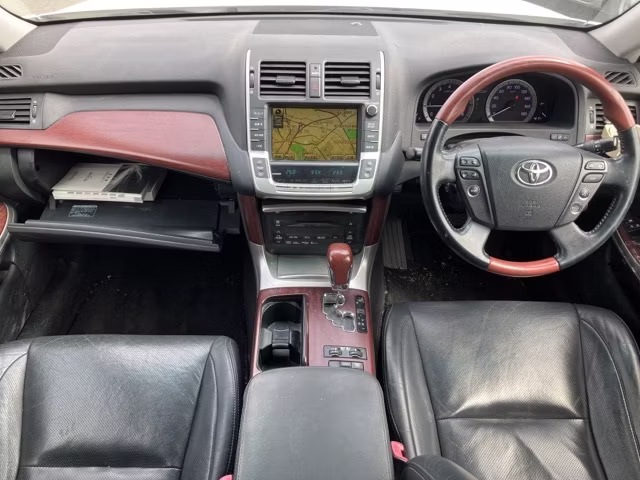 TOYOTA CROWN MAJESTA