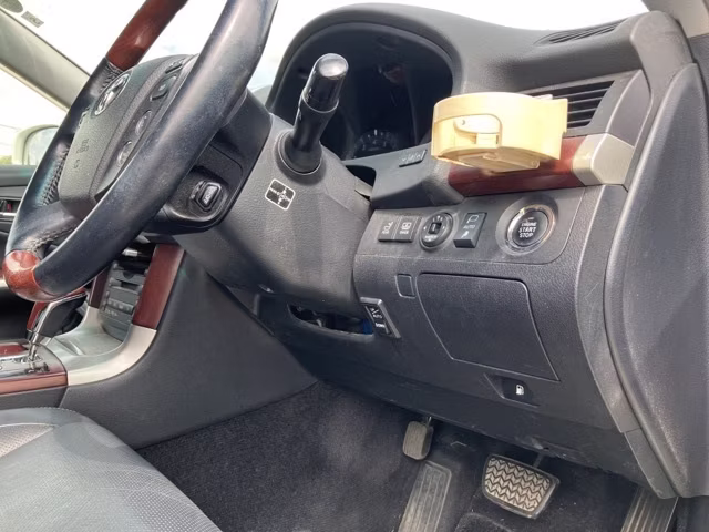TOYOTA CROWN MAJESTA