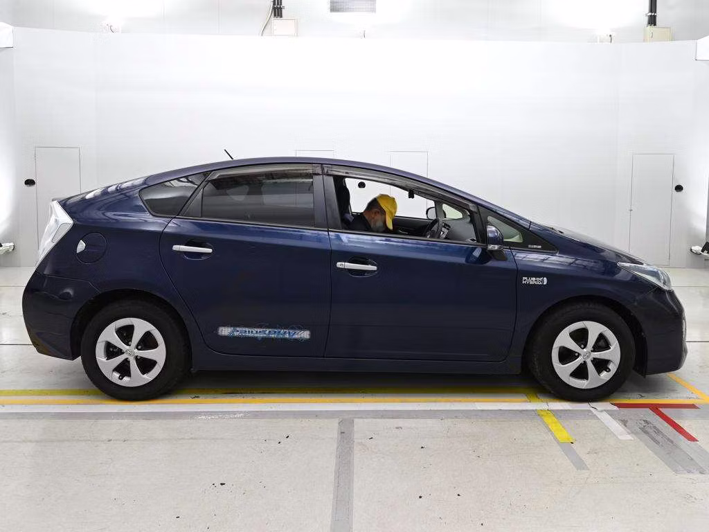 TOYOTA PRIUS PHV