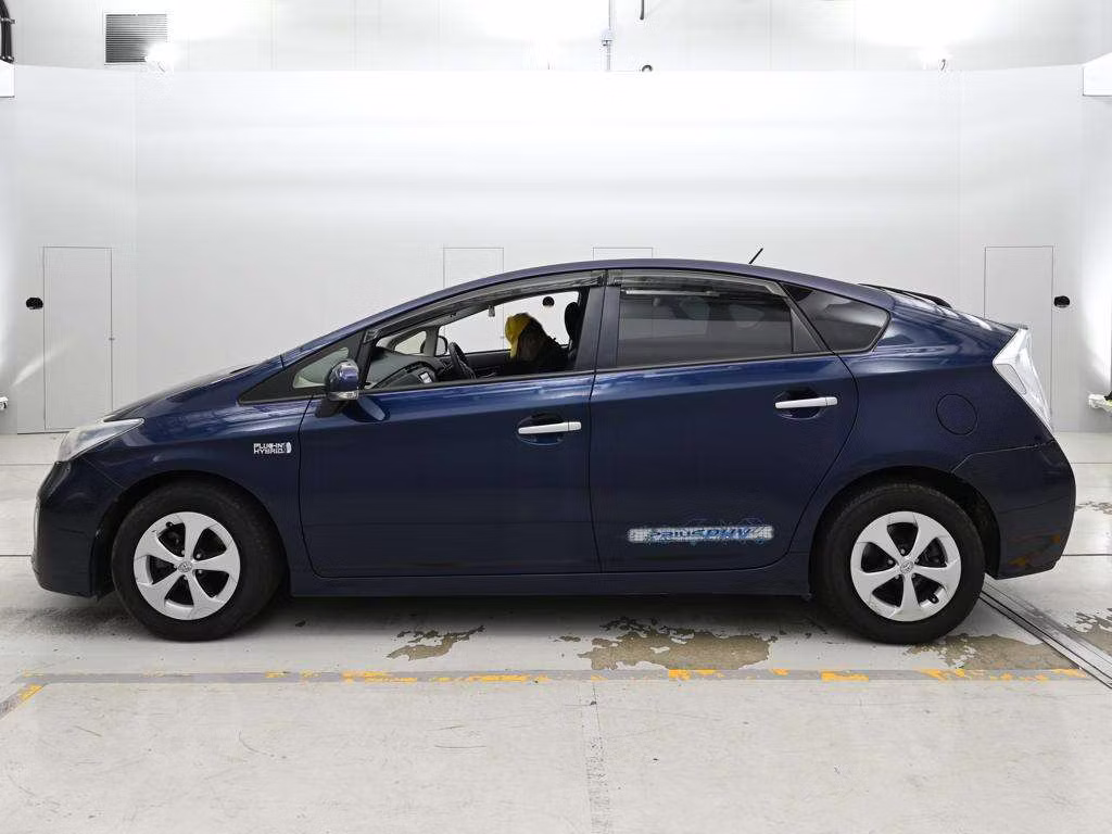 TOYOTA PRIUS PHV