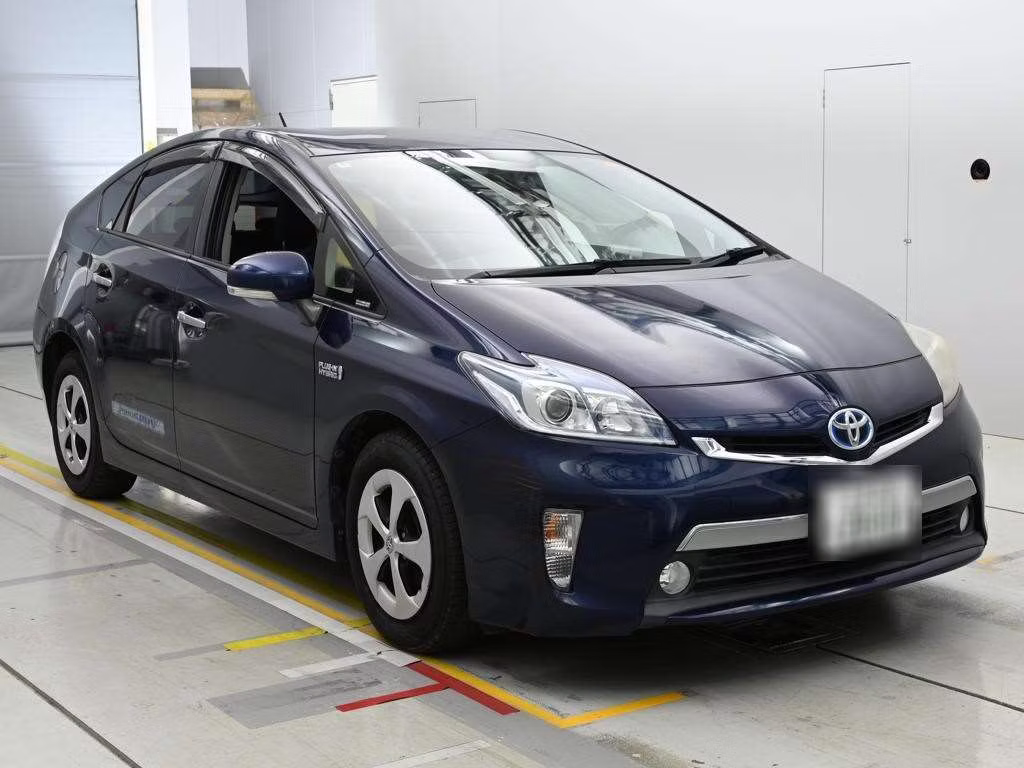 TOYOTA PRIUS PHV