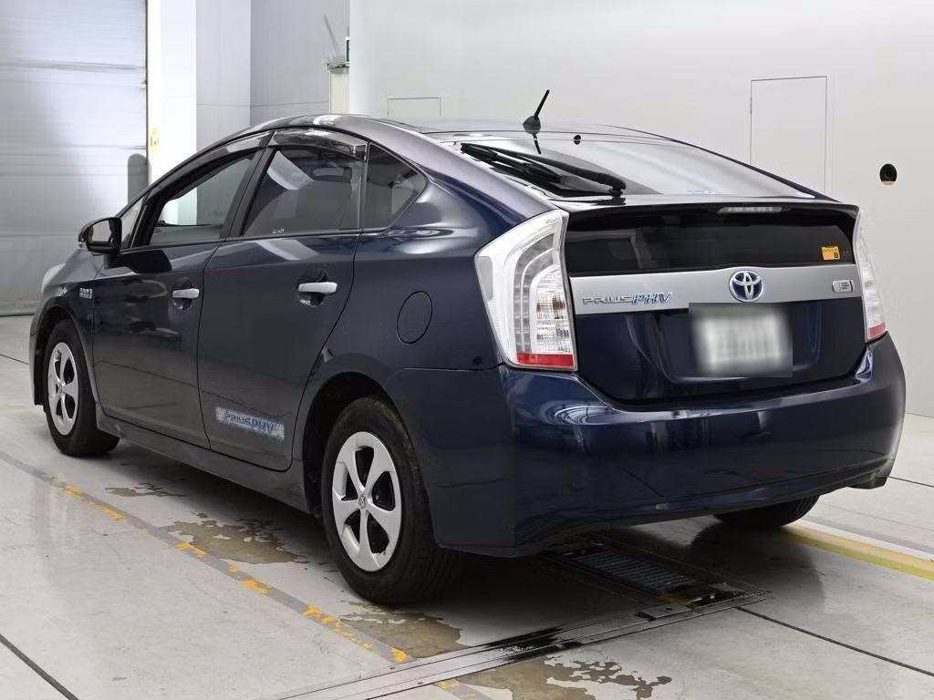 TOYOTA PRIUS PHV
