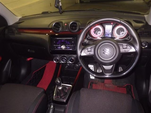SUZUKI SWIFT