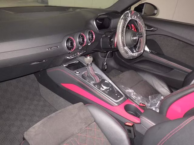 AUDI TT