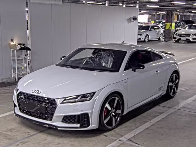 AUDI TT