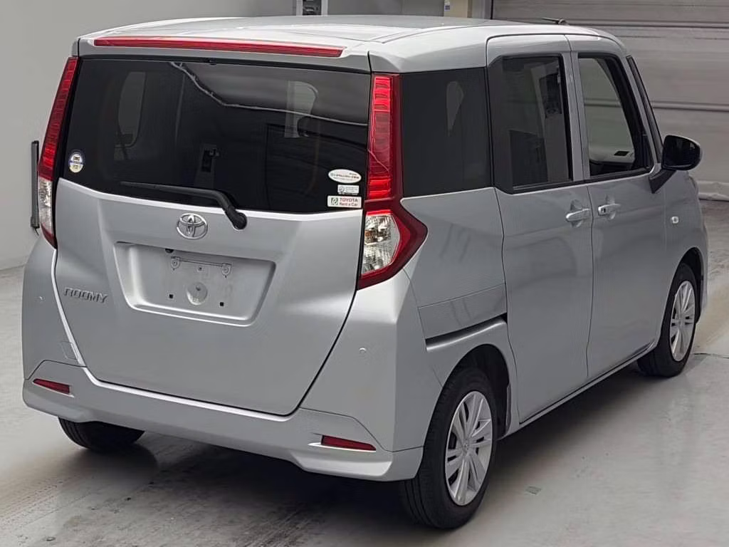 TOYOTA ROOMY