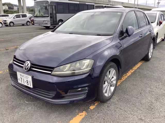 VOLKSWAGEN GOLF