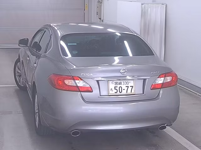 NISSAN FUGA