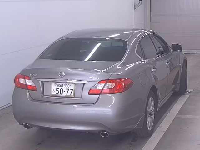 NISSAN FUGA