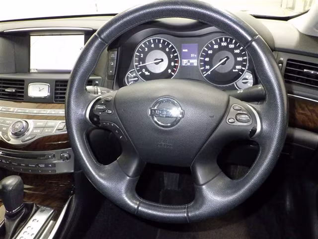 NISSAN FUGA