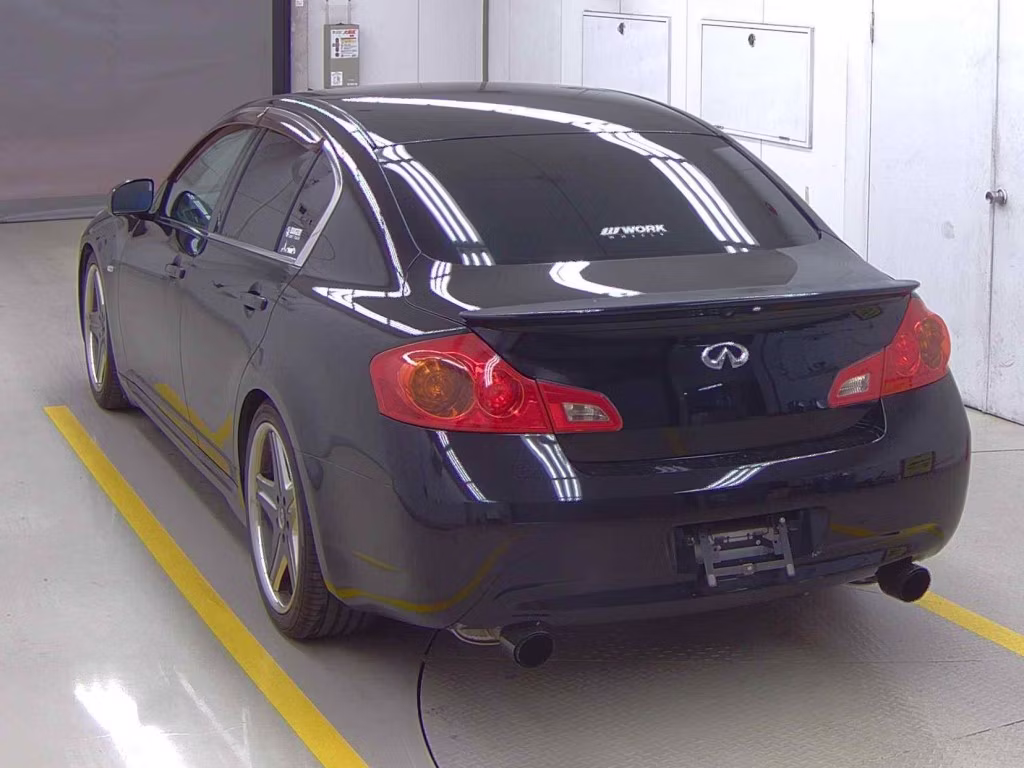 NISSAN SKYLINE