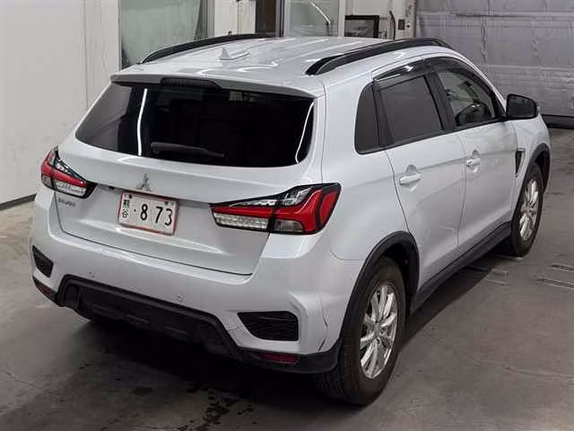 MITSUBISHI RVR