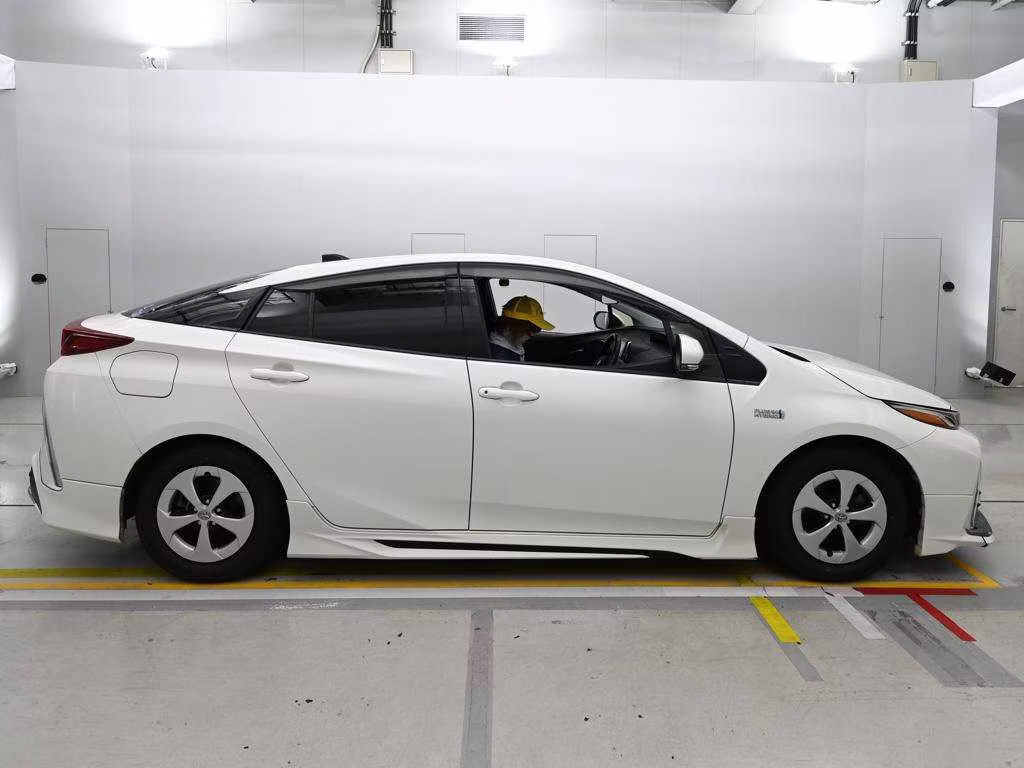 TOYOTA PRIUS PHV
