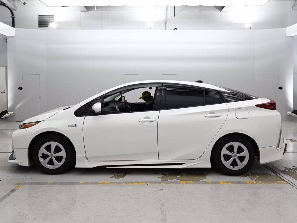 TOYOTA PRIUS PHV