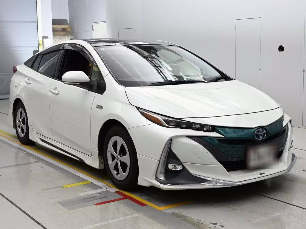 TOYOTA PRIUS PHV