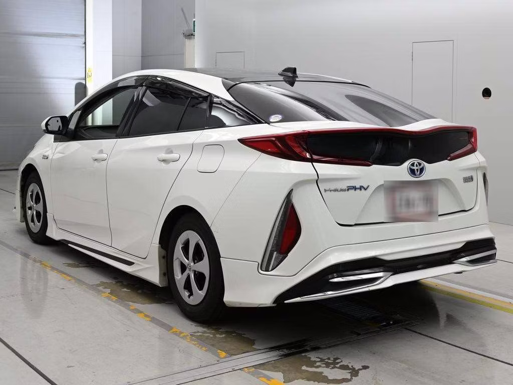 TOYOTA PRIUS PHV