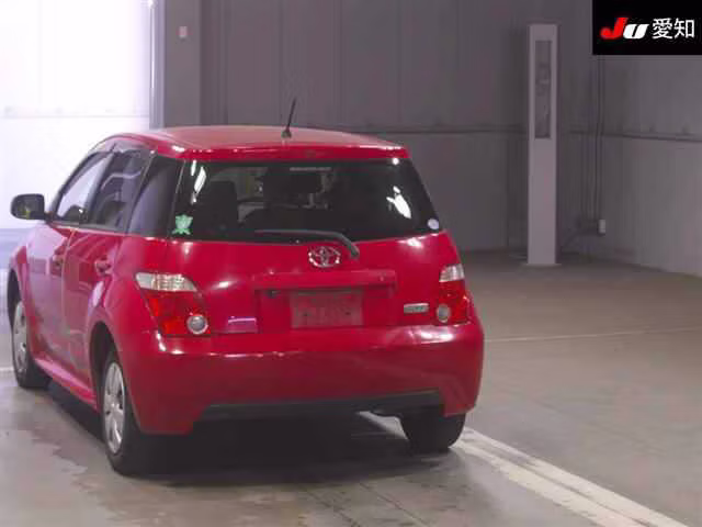 TOYOTA IST