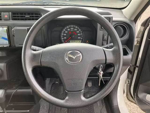 MAZDA FAMILIA