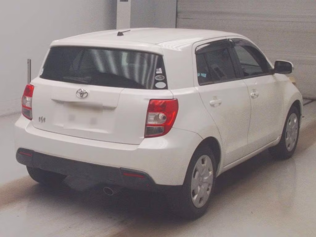 TOYOTA IST