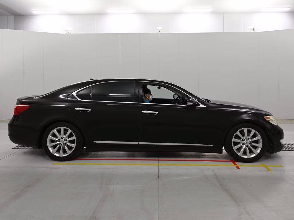 LEXUS LS460L