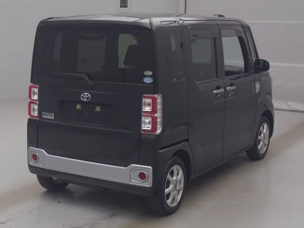 TOYOTA PIXIS MEGA