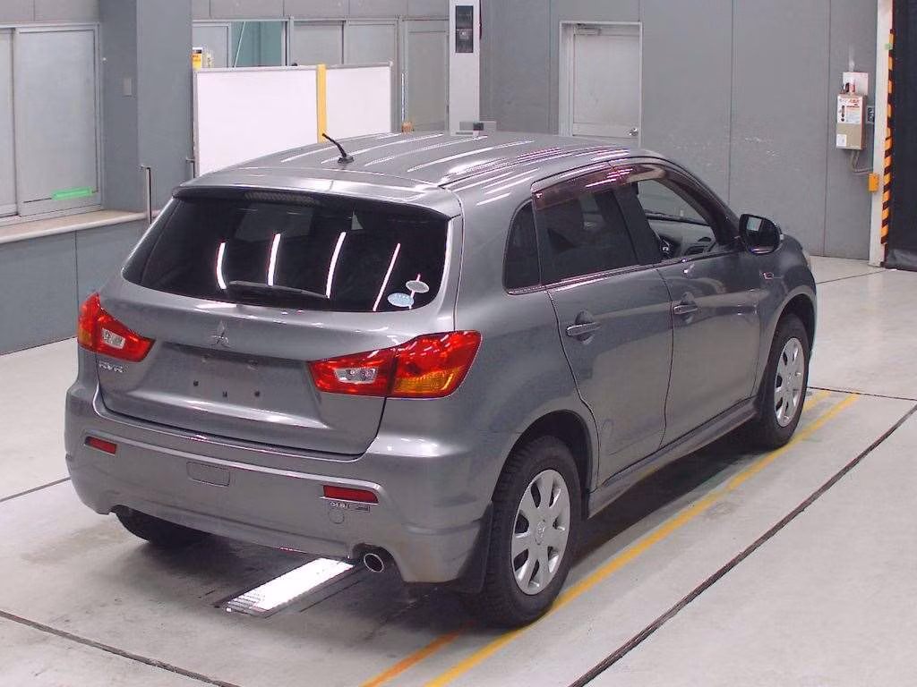 MITSUBISHI RVR