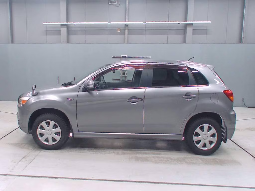 MITSUBISHI RVR