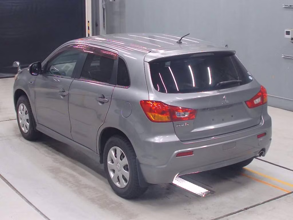 MITSUBISHI RVR