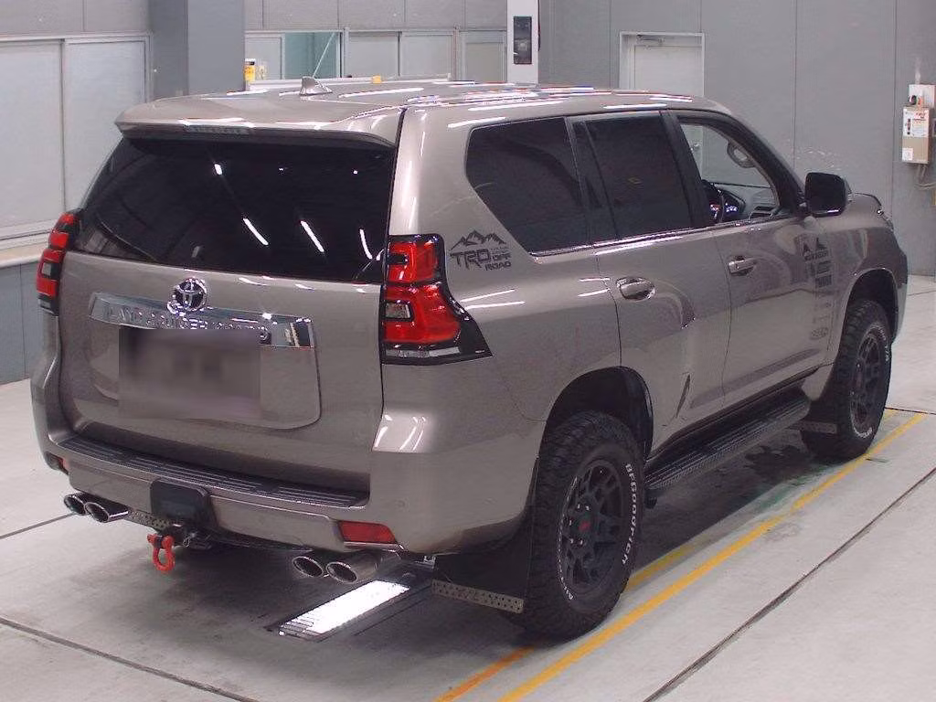 TOYOTA LAND CRUISER PRADO