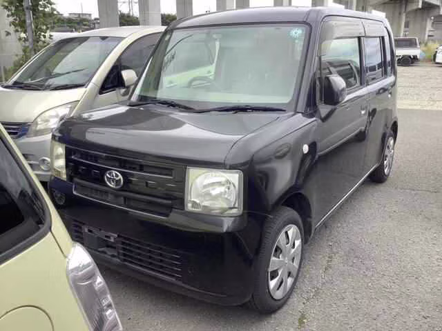TOYOTA PIXIS SPACE