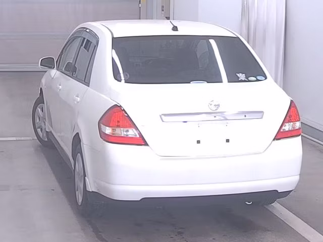 NISSAN TIIDA LATIO
