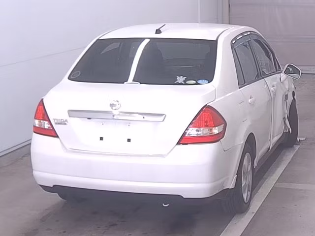 NISSAN TIIDA LATIO