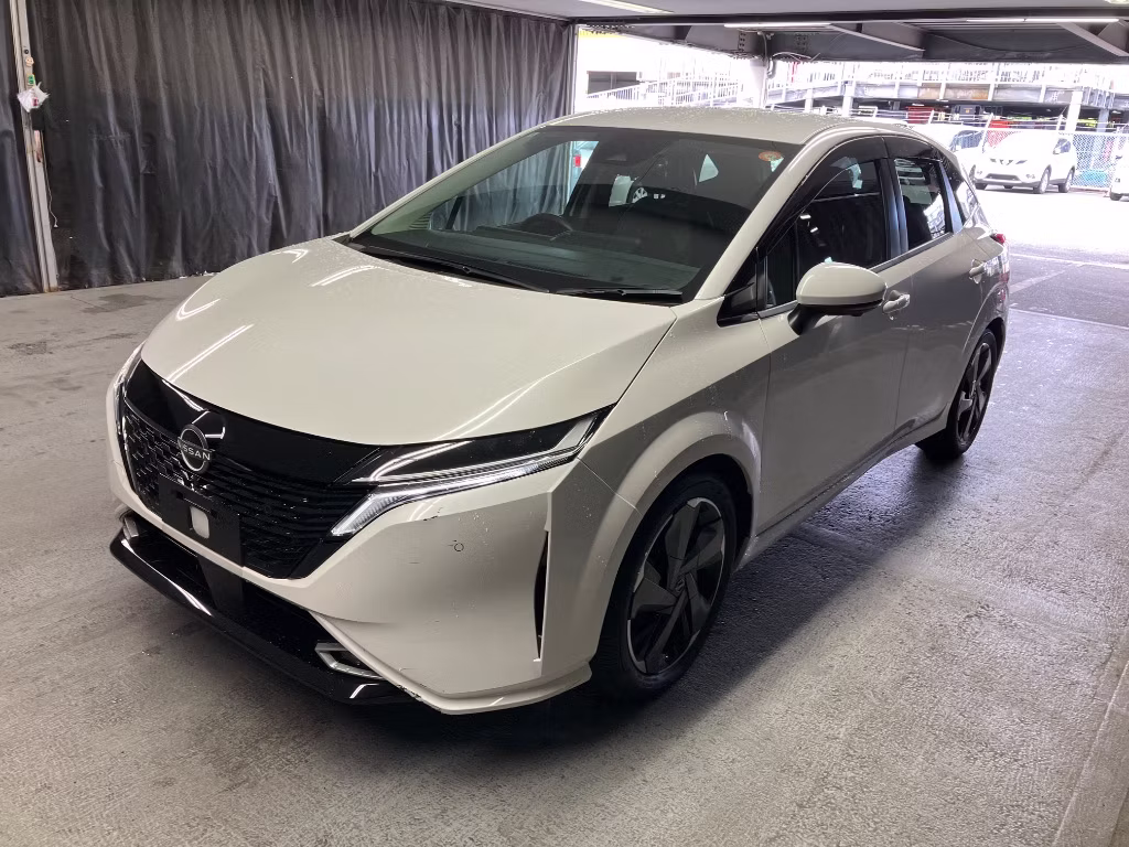NISSAN AURA
