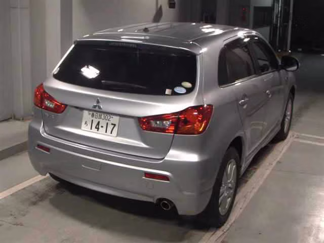 MITSUBISHI RVR