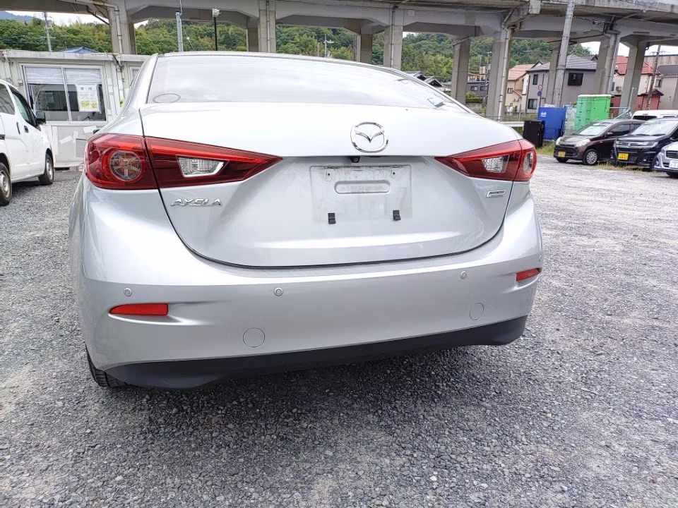 MAZDA AXELA